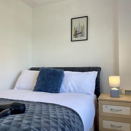 Hk Life Serviced Apartment , City Centre Swindon Exterior photo