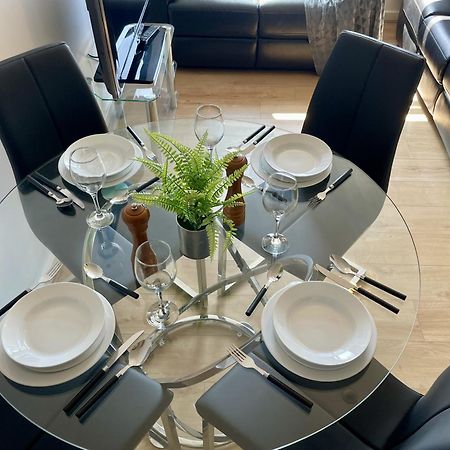 Hk Life Serviced Apartment , City Centre Swindon Exterior photo