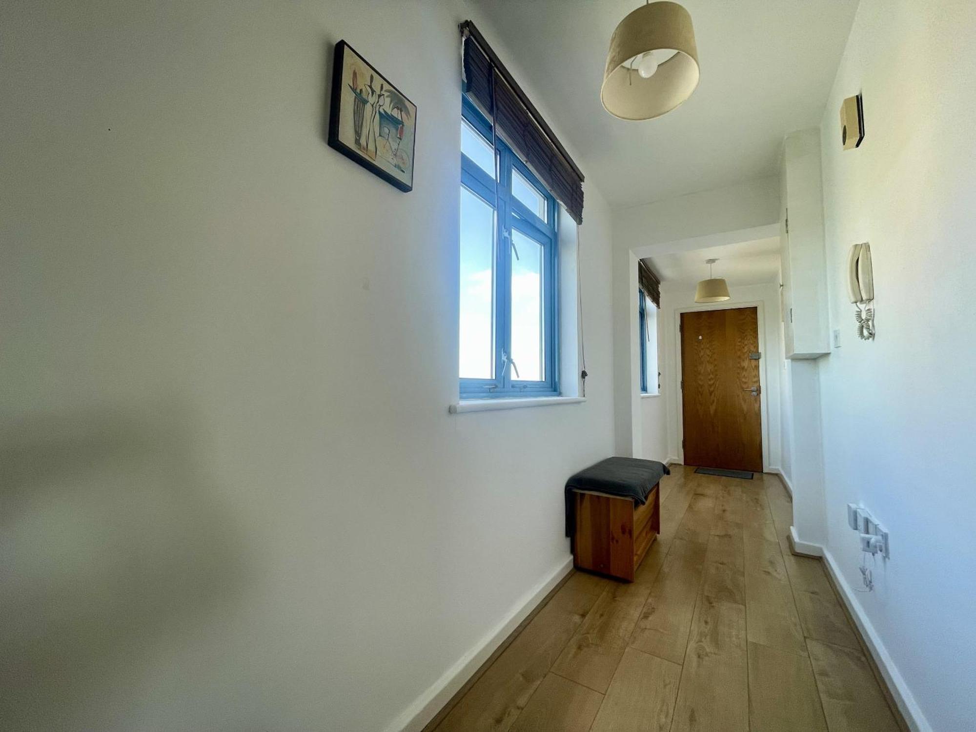 Hk Life Serviced Apartment , City Centre Swindon Exterior photo