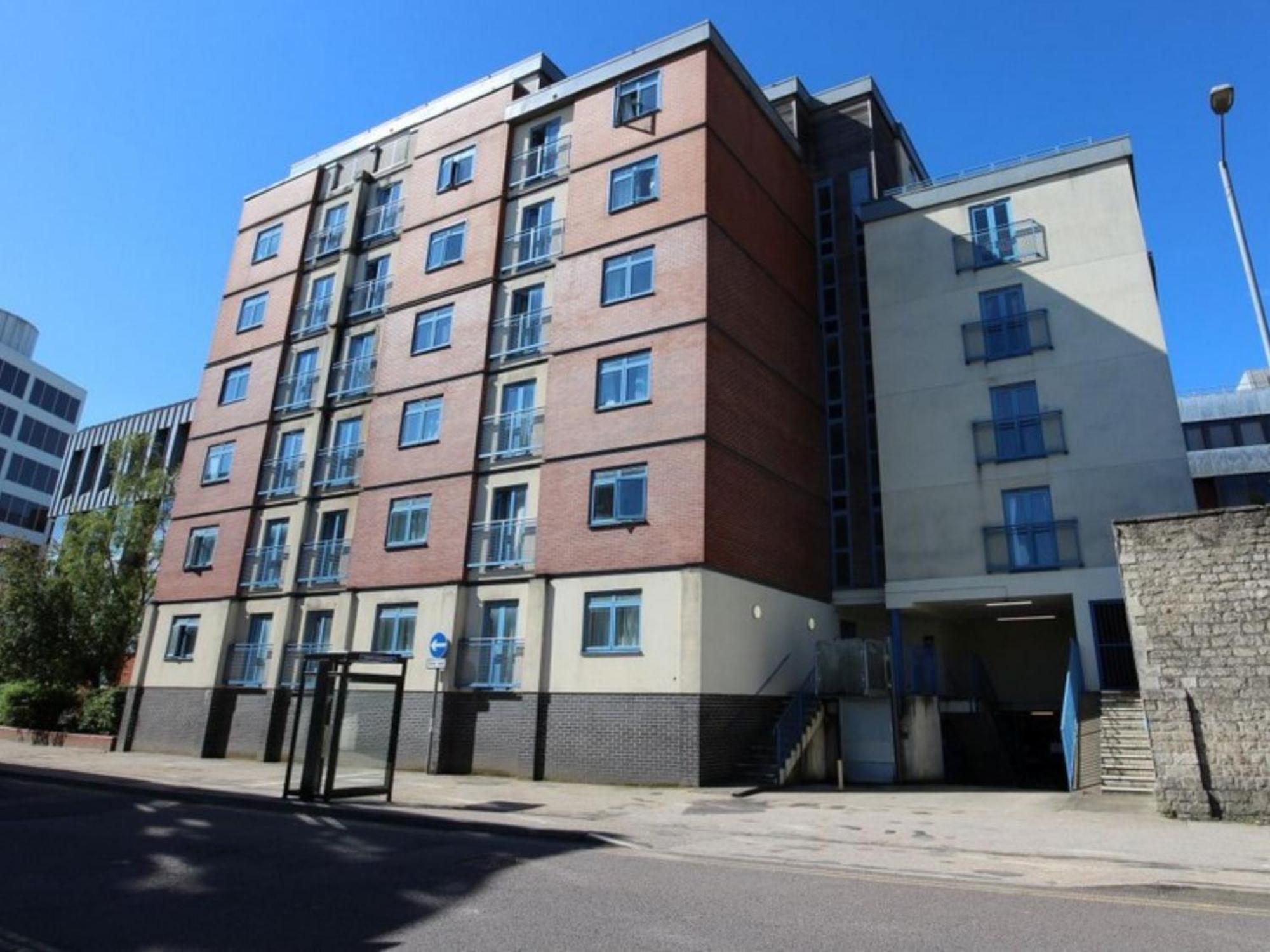 Hk Life Serviced Apartment , City Centre Swindon Exterior photo