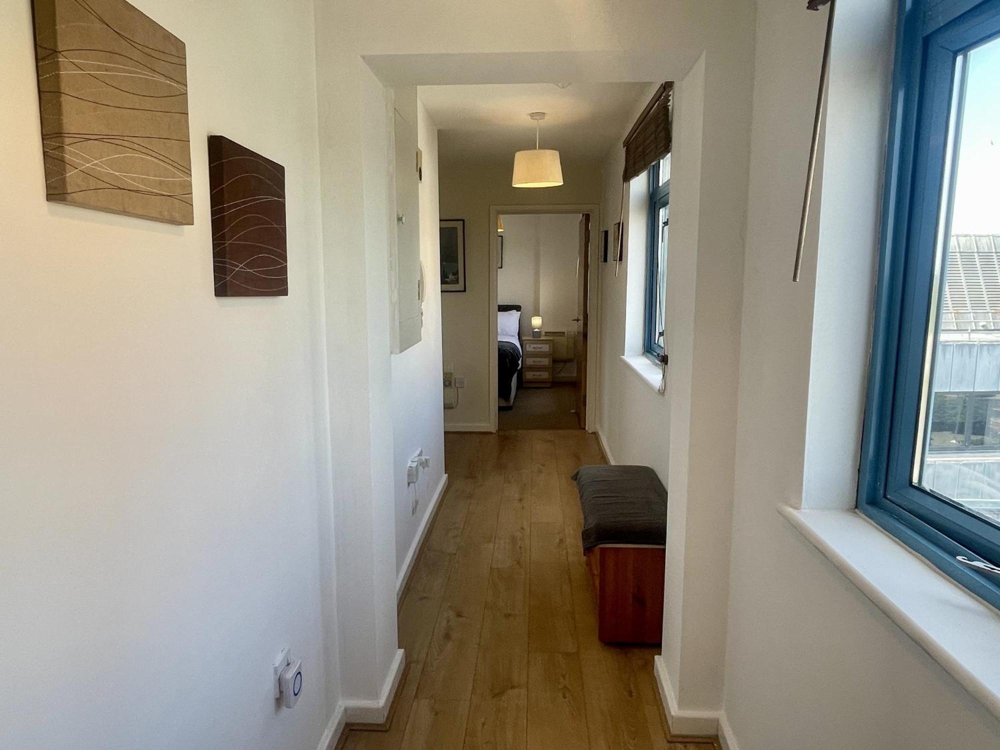 Hk Life Serviced Apartment , City Centre Swindon Exterior photo
