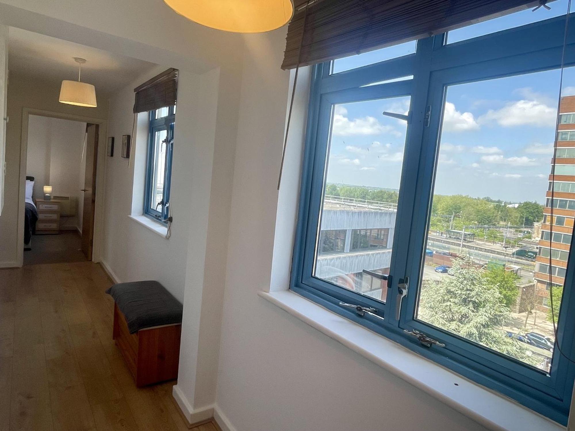 Hk Life Serviced Apartment , City Centre Swindon Exterior photo