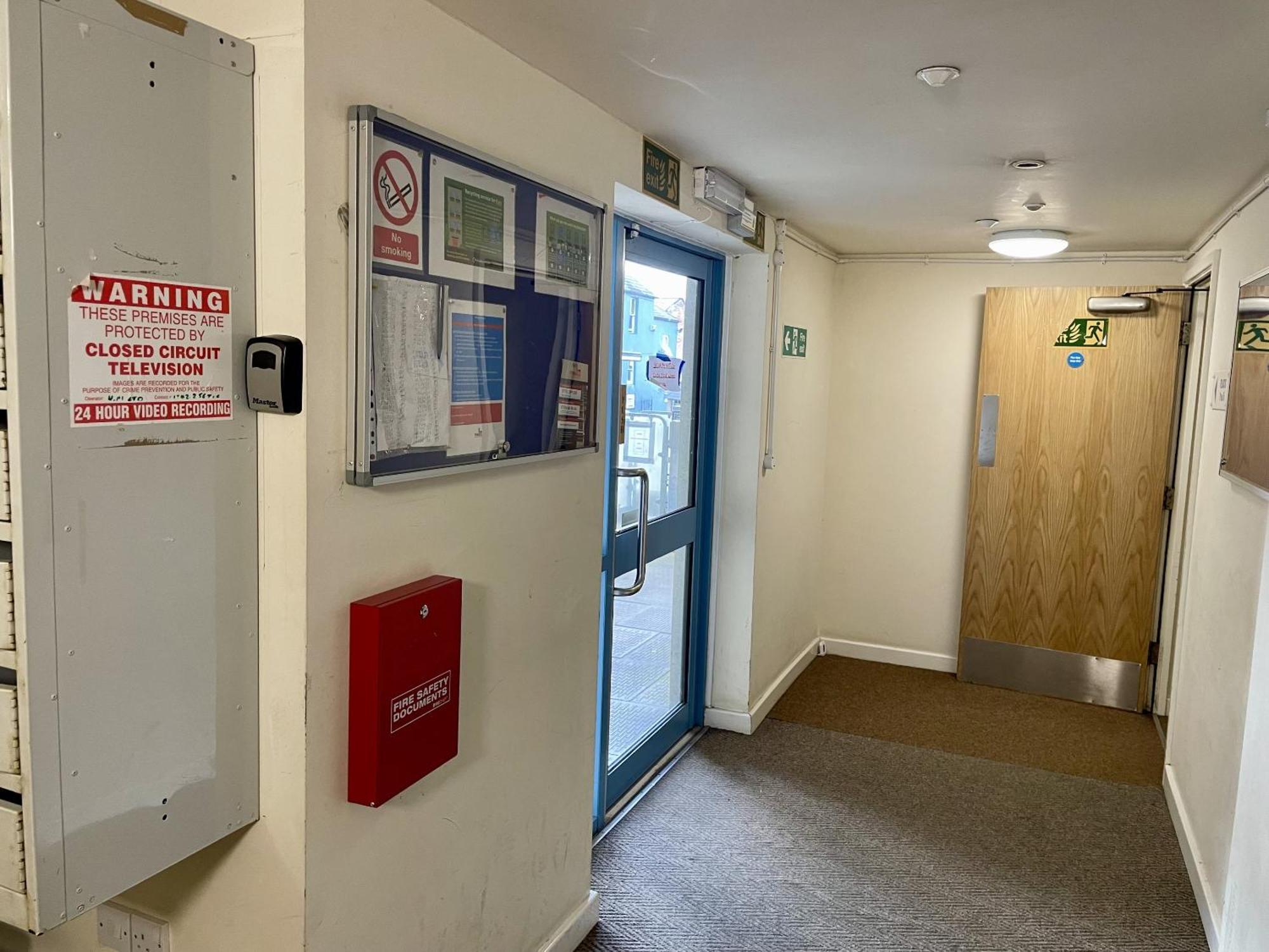 Hk Life Serviced Apartment , City Centre Swindon Exterior photo