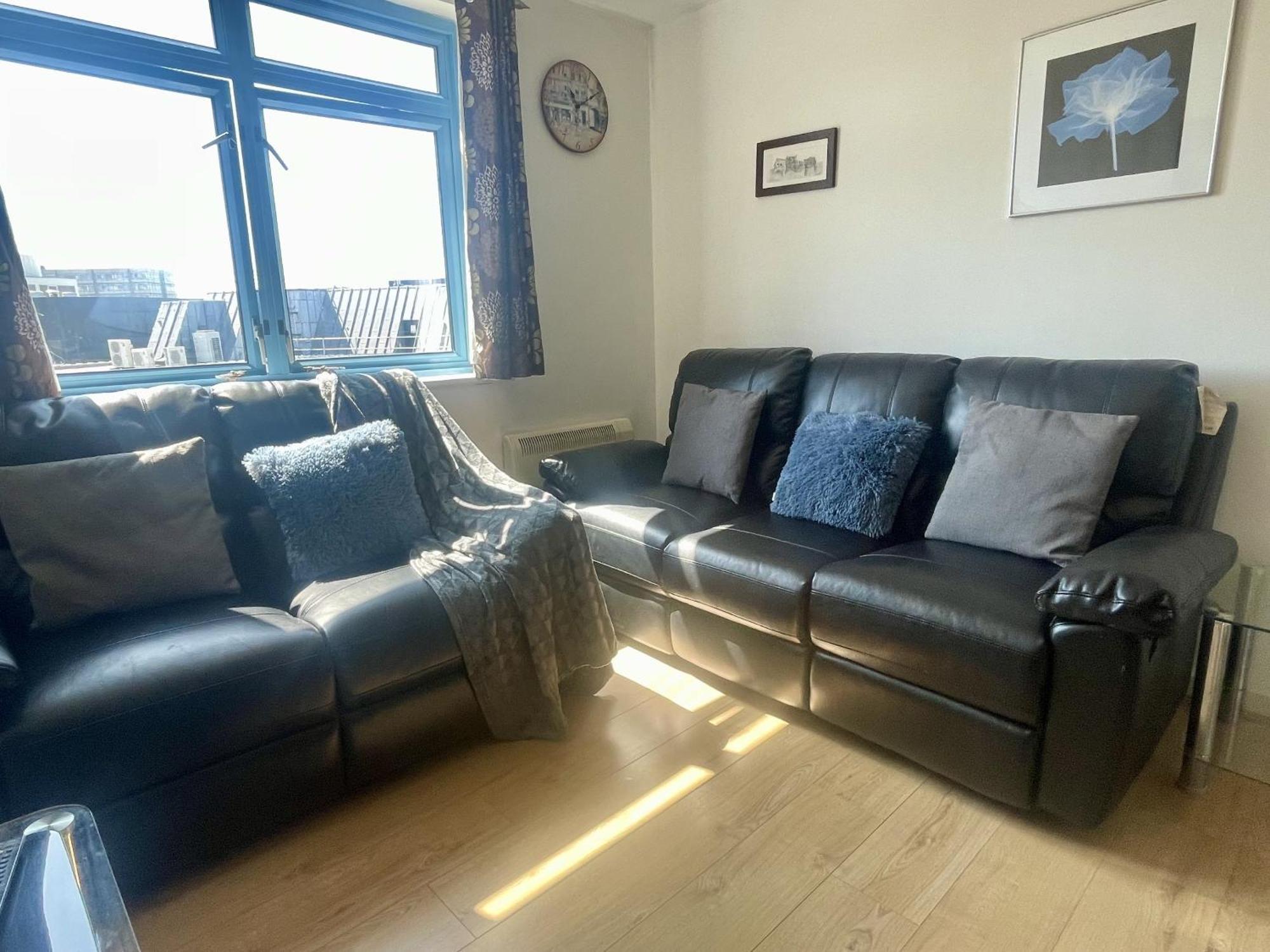 Hk Life Serviced Apartment , City Centre Swindon Exterior photo